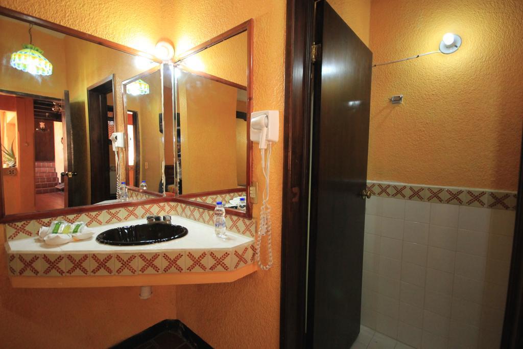 Hotel Plaza Santo Domingo Сан-Крістобаль-де-лас-Касас Номер фото