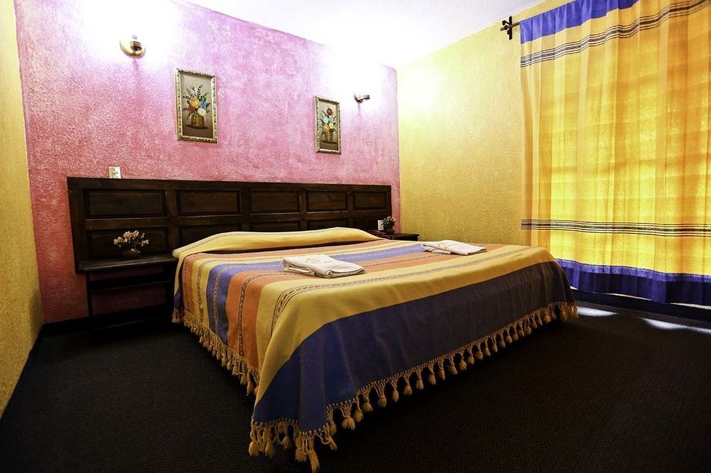 Hotel Plaza Santo Domingo Сан-Крістобаль-де-лас-Касас Екстер'єр фото