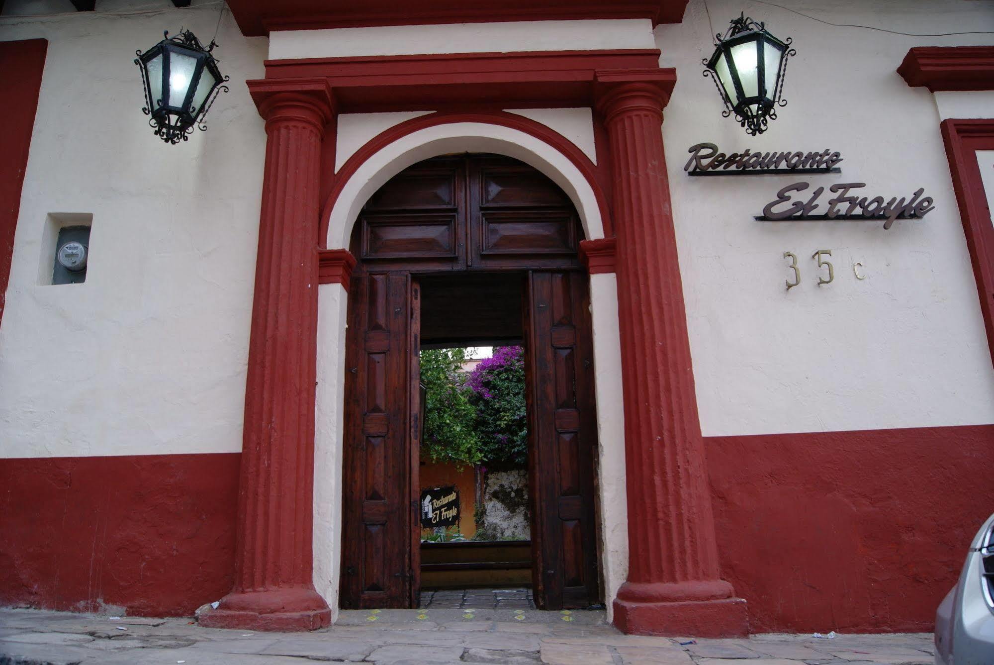Hotel Plaza Santo Domingo Сан-Крістобаль-де-лас-Касас Екстер'єр фото